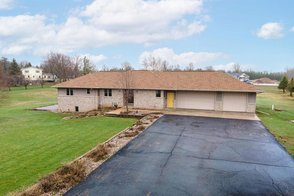 Photo of W4967 Burdick ROAD, Black Creek, WI 54106 (MLS # 50323760)