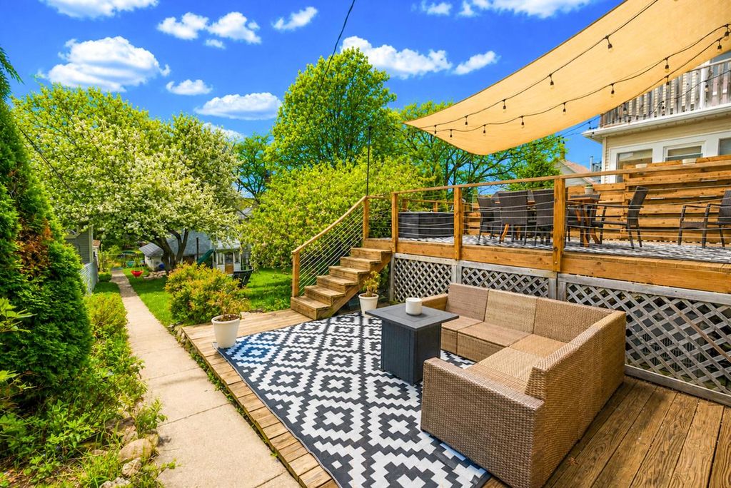 Photo of 2625 S Wentworth AVENUE, Milwaukee, WI 53207 (MLS # 1960571)