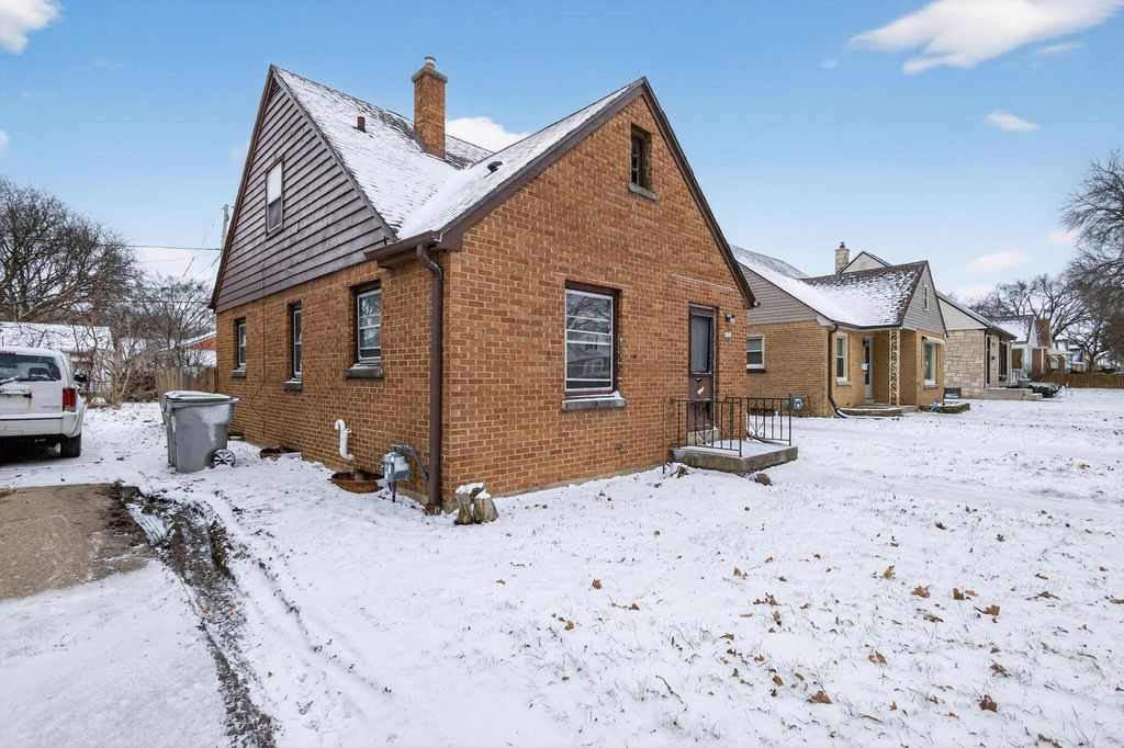 Photo of 4336 N 42nd STREET, Milwaukee, WI 53216 (MLS # 1947315)