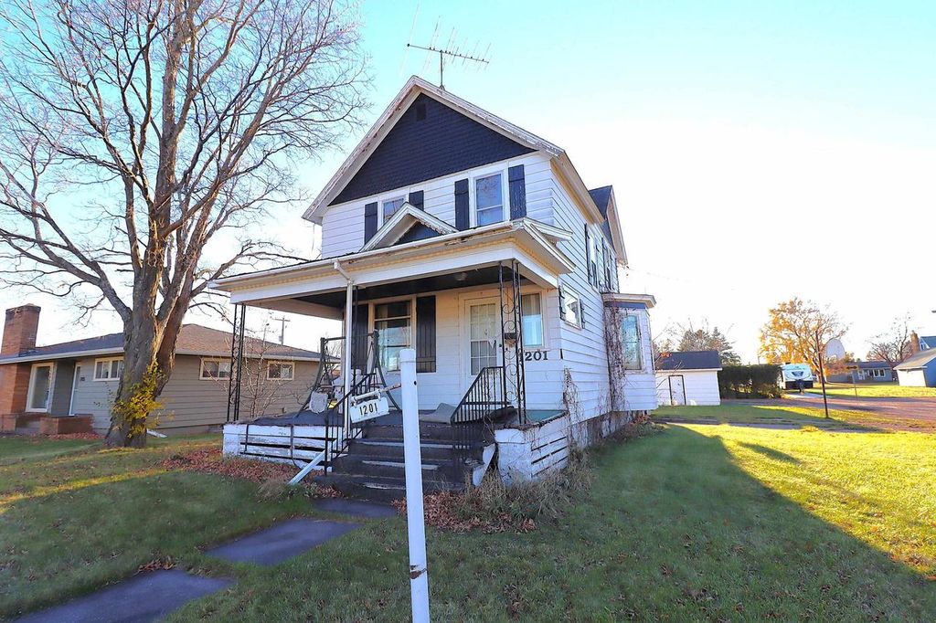 Photo of 1201 9th Ave W Ave, Ashland, WI 54806 (MLS # 6122996)