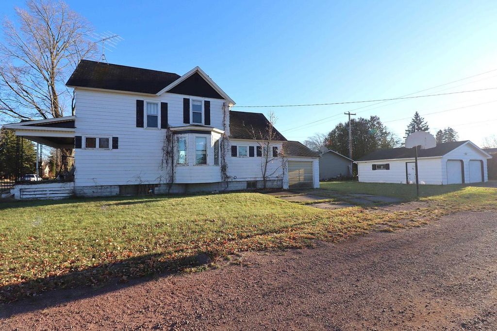 Photo of 1201 9th Ave W Ave, Ashland, WI 54806 (MLS # 6122996)