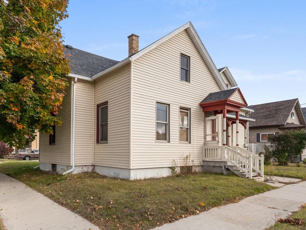 Photo of 1816 Wollmer STREET, Manitowoc, WI 54220 (MLS # 1944079)