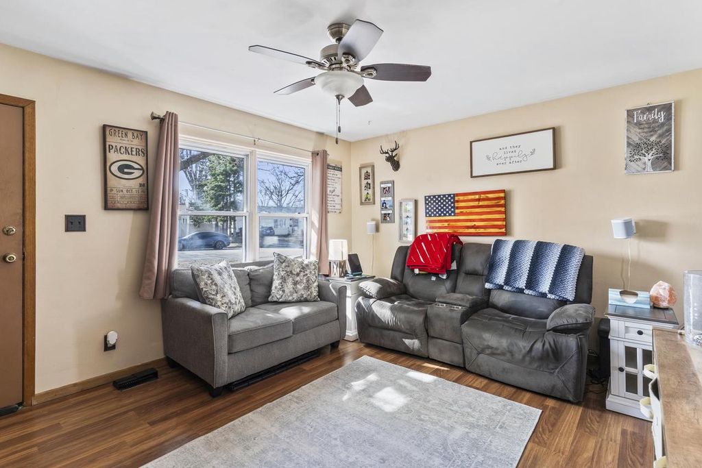 Photo of 223 Jane COURT, Neenah, WI 54956 (MLS # 50322118)