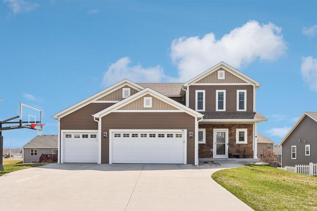 Photo of 526 Spur ROAD, Slinger, WI 53086 (MLS # 1957290)