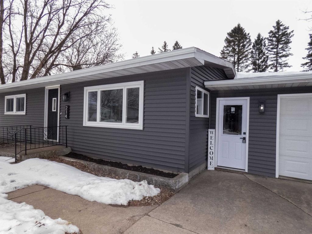 Photo of 214 E 21st STREET, Marshfield, WI 54449 (MLS # 22601326)