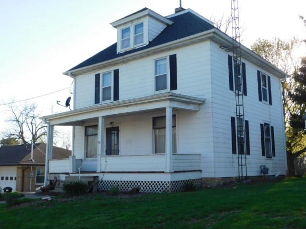 Photo of 130 S Court STREET, Platteville, WI 53818 (MLS # 2020776)