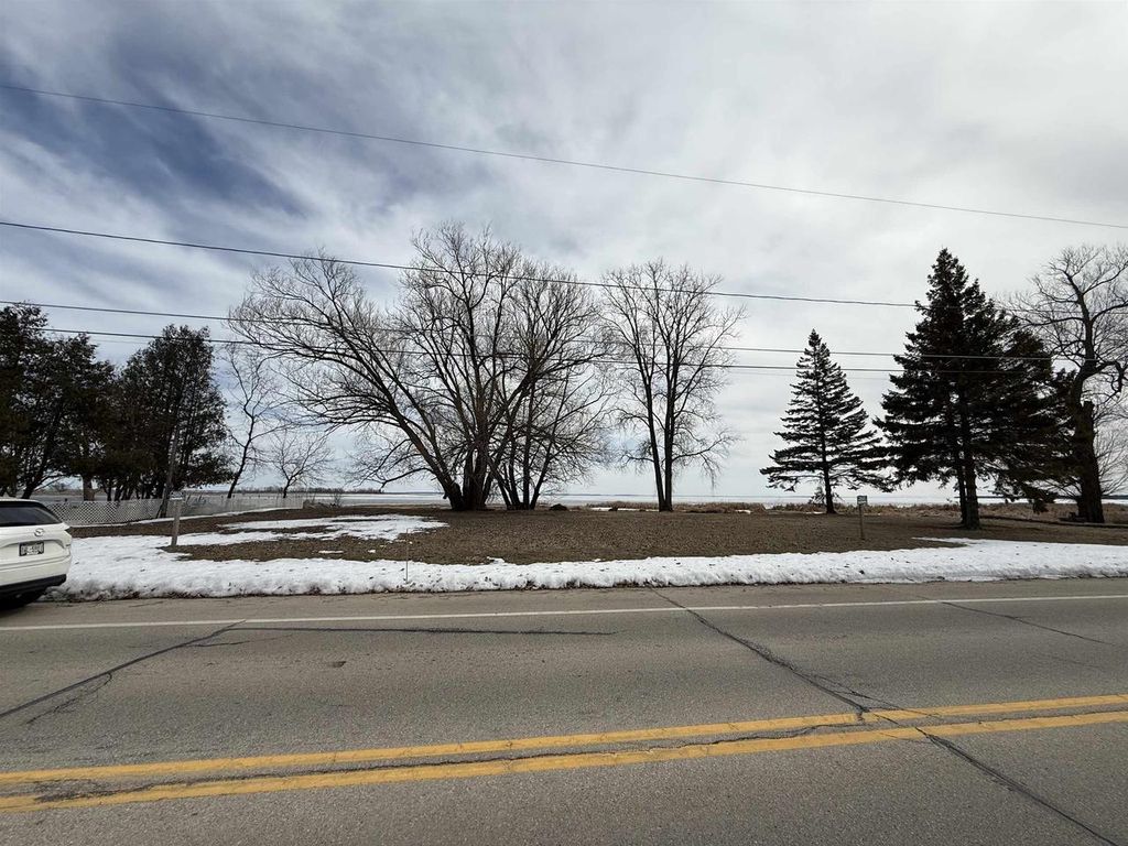 Photo of 141 W Bayshore STREET, Marinette, WI 54143 (MLS # 50323115)