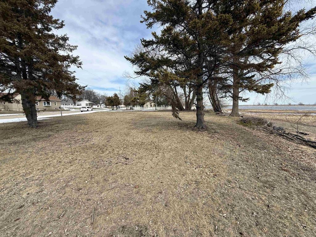 Photo of 141 W Bayshore STREET, Marinette, WI 54143 (MLS # 50323115)