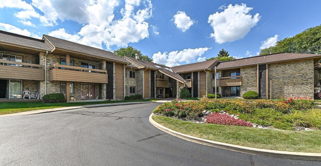 Photo of 2101 W Good Hope ROAD #207, Glendale, WI 53209 (MLS # 1947316)