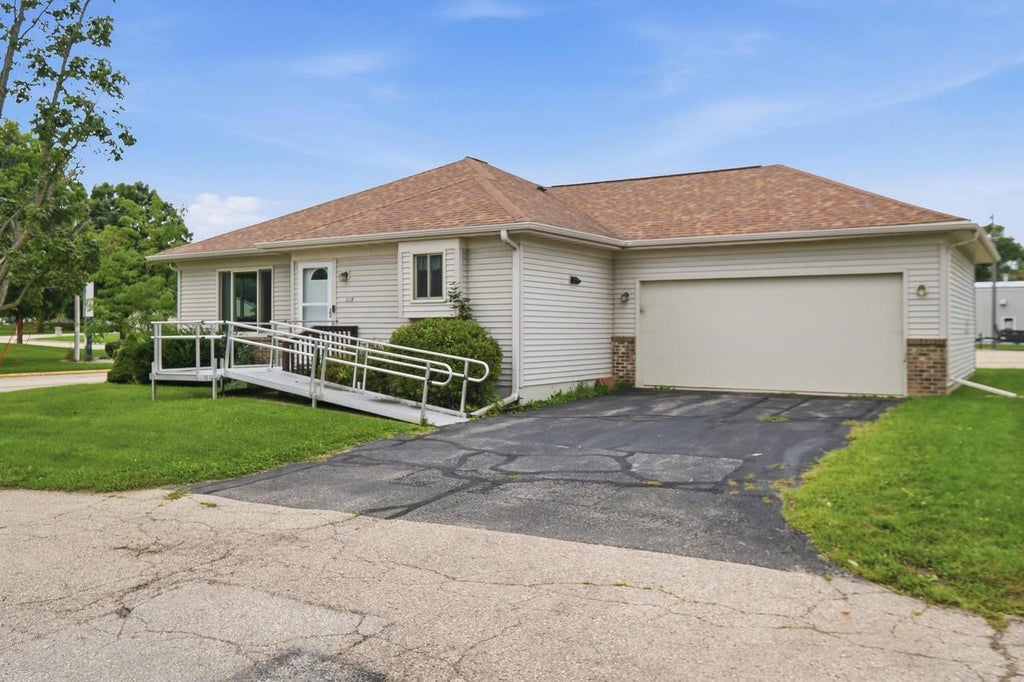 Photo of 213 HJEMDAL LANE, Deerfield, WI 53531 (MLS # 2032147)