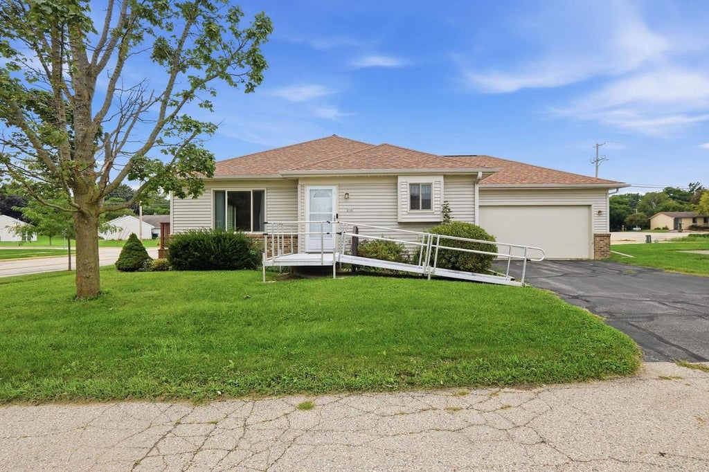 Photo of 213 HJEMDAL LANE, Deerfield, WI 53531 (MLS # 2032147)