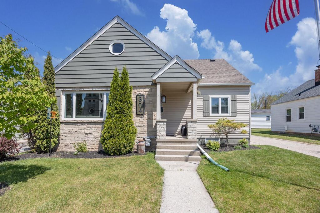 Photo of 304 Fredonia AVENUE, Fredonia, WI 53021 (MLS # 1961651)