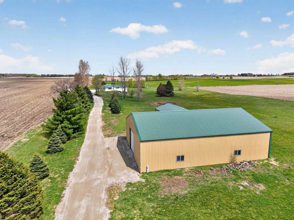 Photo of W13487 Carter ROAD, Ripon, WI 54971 (MLS # 50324698)