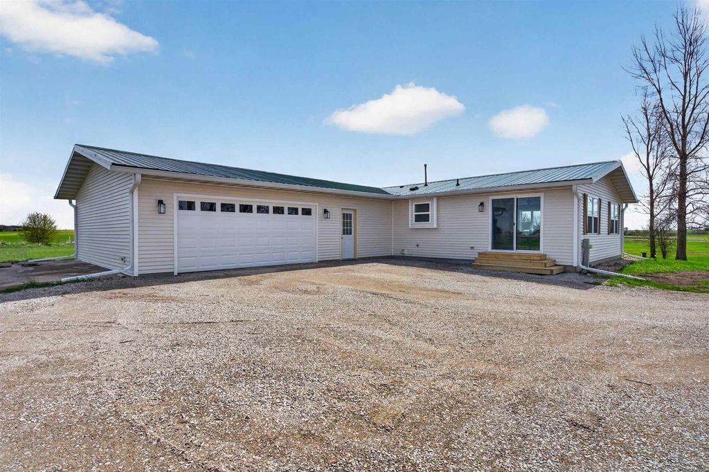 Photo of W13487 Carter ROAD, Ripon, WI 54971 (MLS # 50324698)