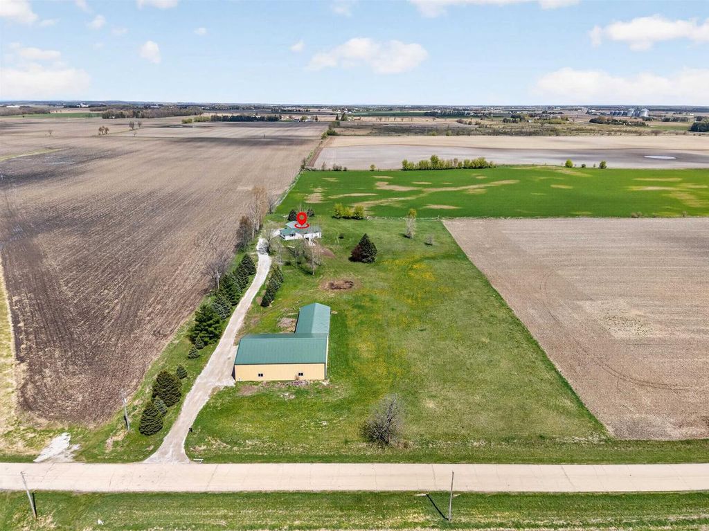 Photo of W13487 Carter ROAD, Ripon, WI 54971 (MLS # 50324698)