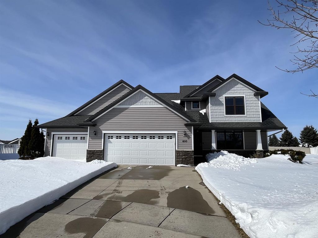 Photo of 600 Castlestone COURT, Hobart, WI 54155 (MLS # 50322521)