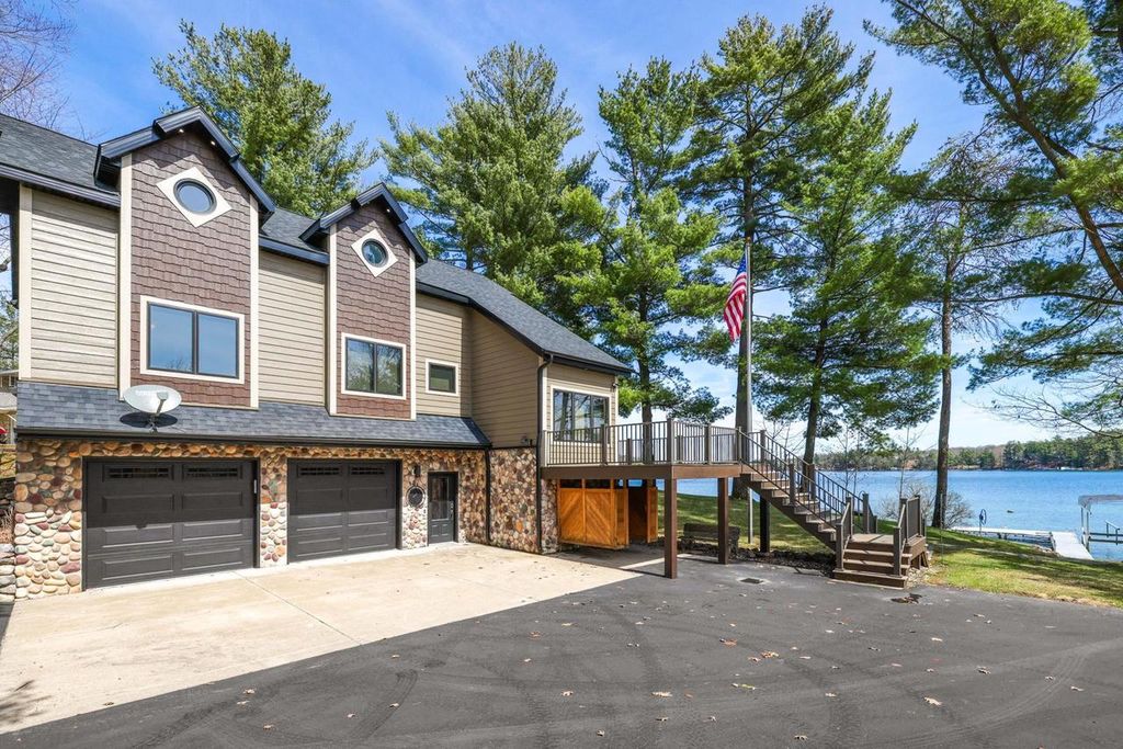 Photo of W5020 W Long Lake ROAD, Waupaca, WI 54981 (MLS # 50323733)