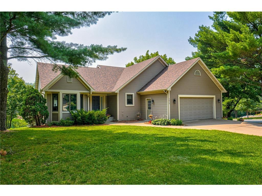 Photo of 1612 Golf View DRIVE, River Falls, WI 54022 (MLS # 7034354)