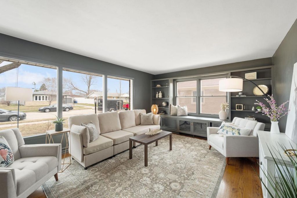 Photo of 821 Saxony DRIVE, Racine, WI 53402 (MLS # 1956097)