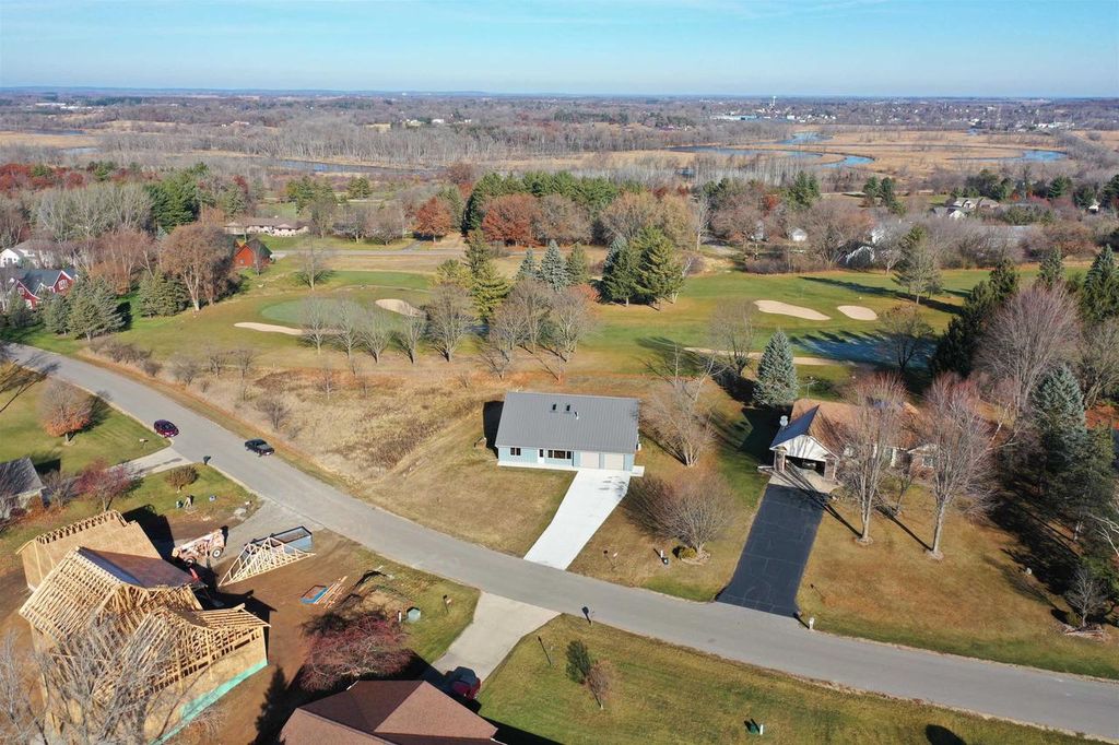 Photo of N8568 Seward Dr, Berlin, WI 54923 (MLS # 2012940)