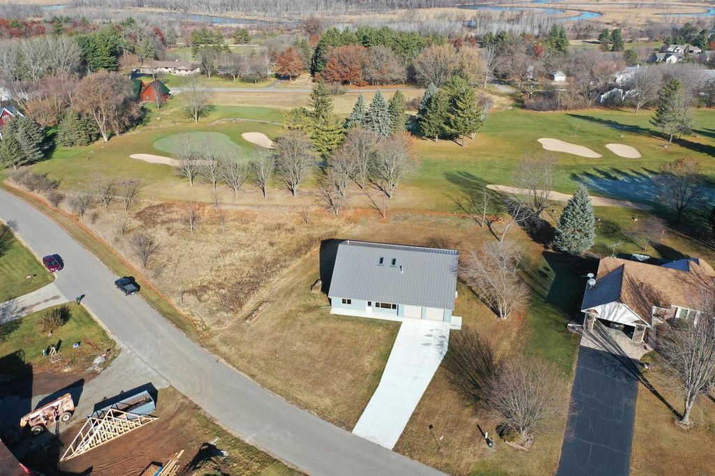 Photo of N8568 Seward Dr, Berlin, WI 54923 (MLS # 2012940)