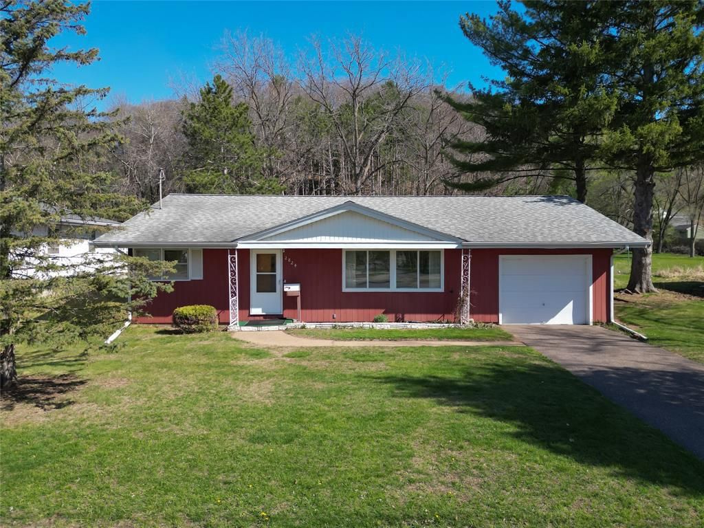 Photo of 2824 Seymour ROAD, Eau Claire, WI 54703 (MLS # 1600350)