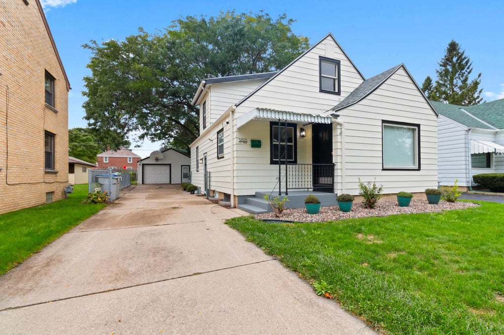 Photo of 3805 S 21st STREET, Milwaukee, WI 53221 (MLS # 1980801)