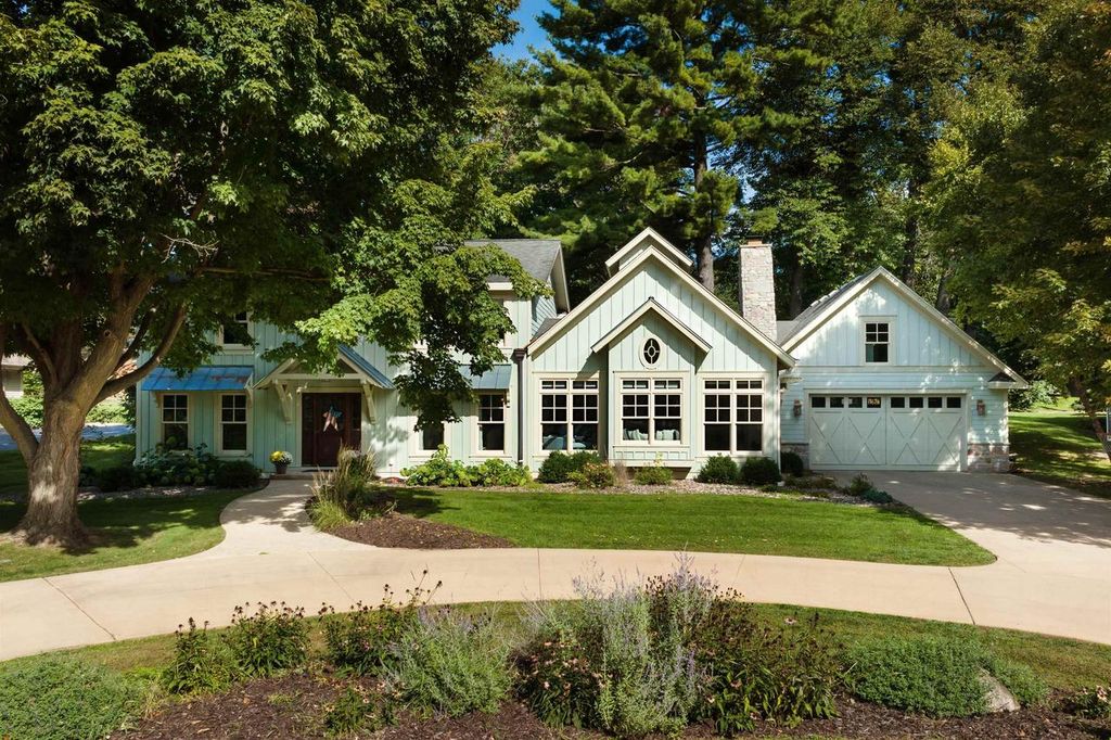 Photo of 7413 15th AVENUE, Kenosha, WI 53143 (MLS # 1945147)