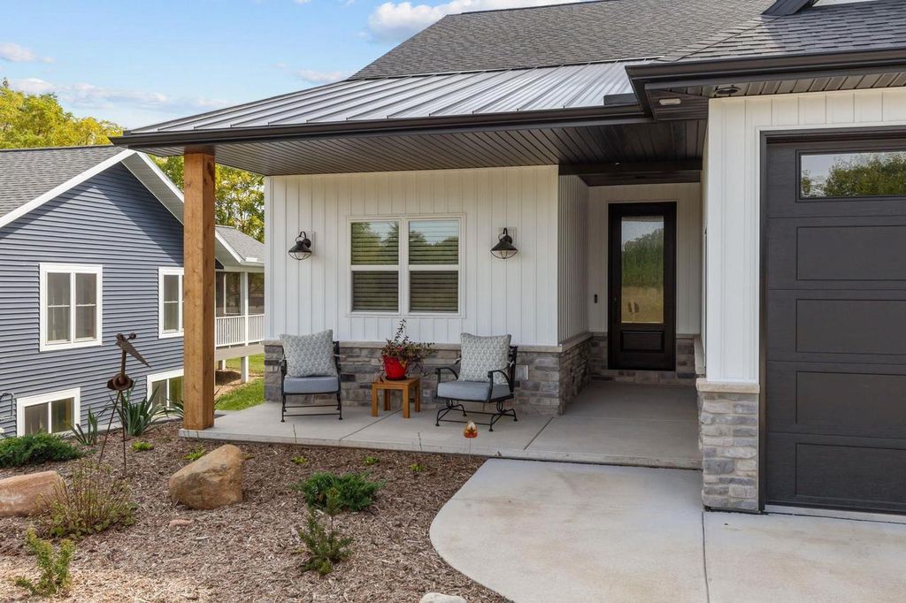 Photo of W881 Summit COURT, Green Lake, WI 54941 (MLS # 50324196)