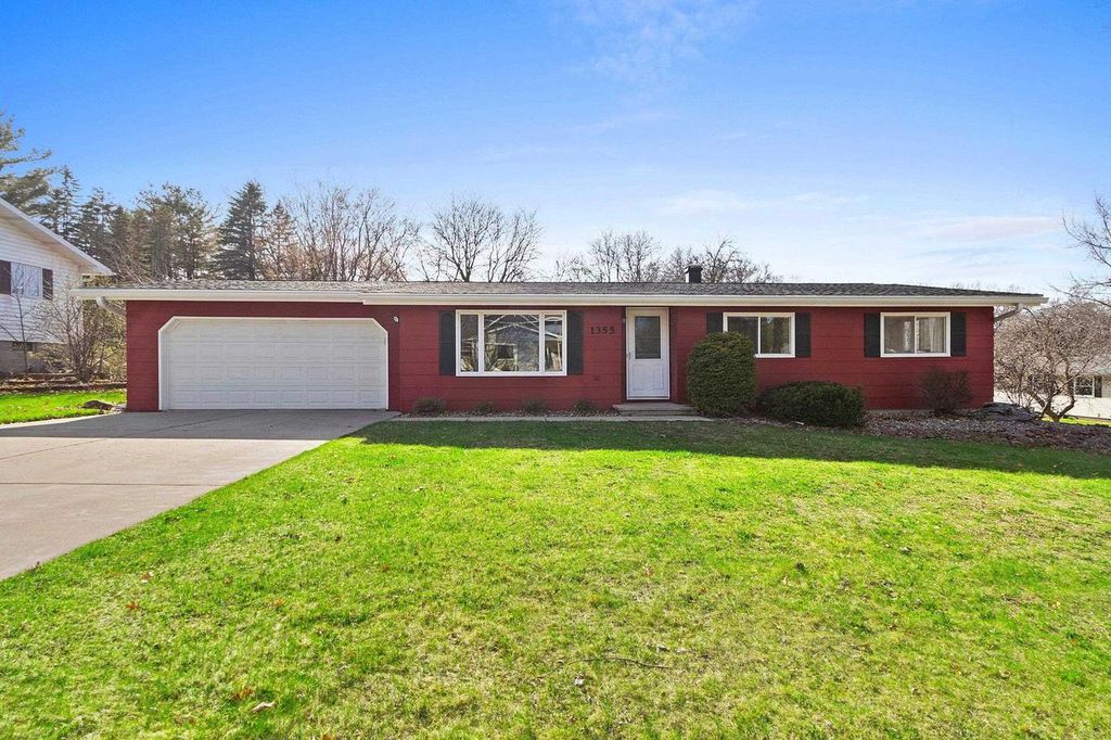 Photo of 1355 E Zingler AVENUE, Shawano, WI 54166 (MLS # 50324270)