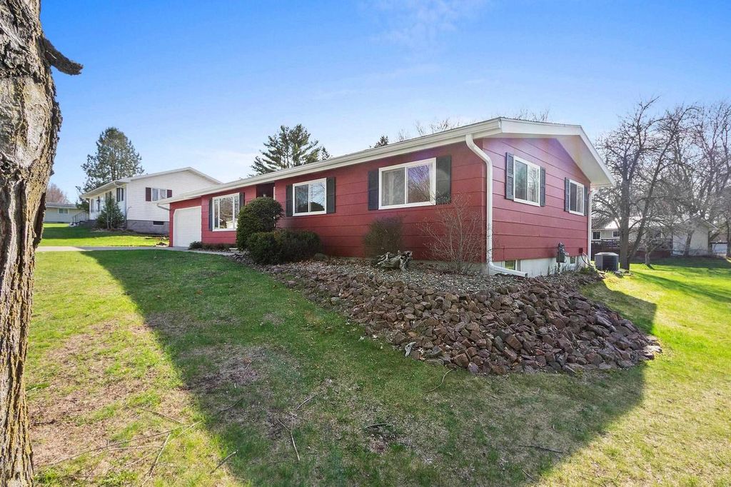Photo of 1355 E Zingler AVENUE, Shawano, WI 54166 (MLS # 50324270)