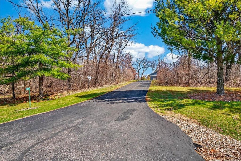 Photo of 2082 Tower DRIVE, Stoughton, WI 53589 (MLS # 2019879)