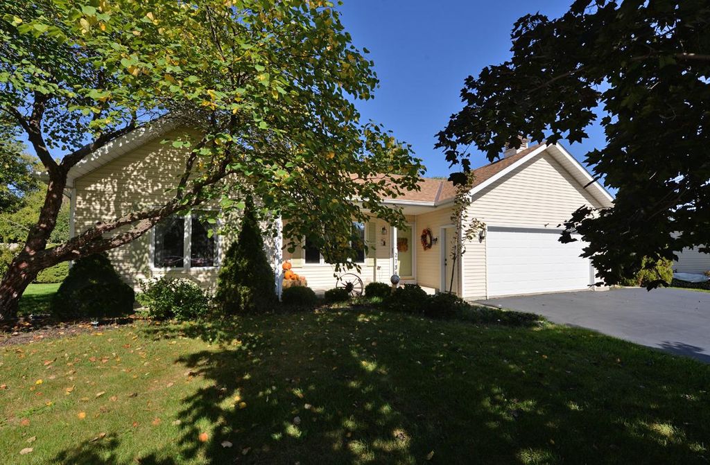 Photo of 2738 Rebecca DRIVE, Racine, WI 53402 (MLS # 1938797)