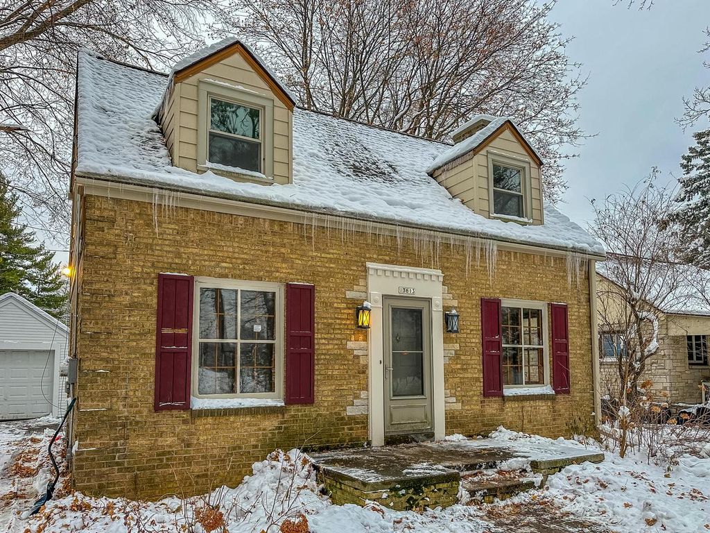 Photo of 13613 W Prospect PLACE, New Berlin, WI 53151 (MLS # 1944560)