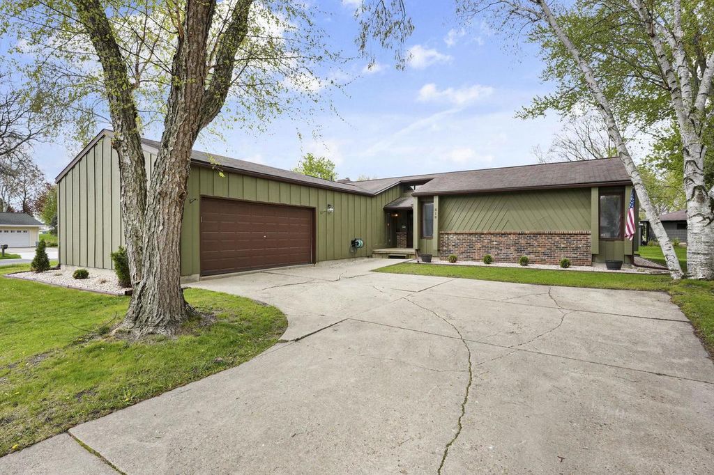 Photo of 218 Avalon ROAD, Columbus, WI 53925 (MLS # 2022196)