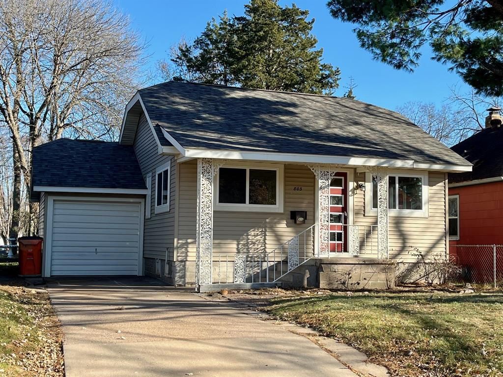 Photo of 803 Fleming AVENUE, Eau Claire, WI 54701 (MLS # 1599734)