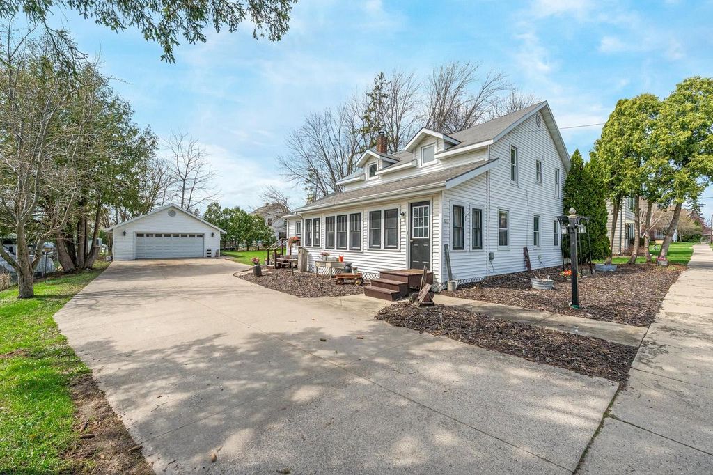 Photo of 210 S 4th STREET, Winneconne, WI 54986 (MLS # 50323894)
