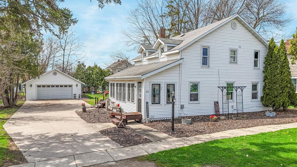 Photo of 210 S 4th STREET, Winneconne, WI 54986 (MLS # 50323894)