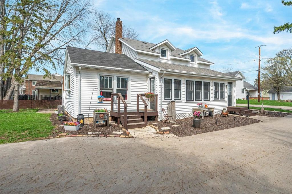 Photo of 210 S 4th STREET, Winneconne, WI 54986 (MLS # 50323894)