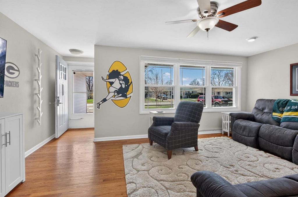 Photo of 1080 Thorndale STREET, Green Bay, WI 54304 (MLS # 50324075)