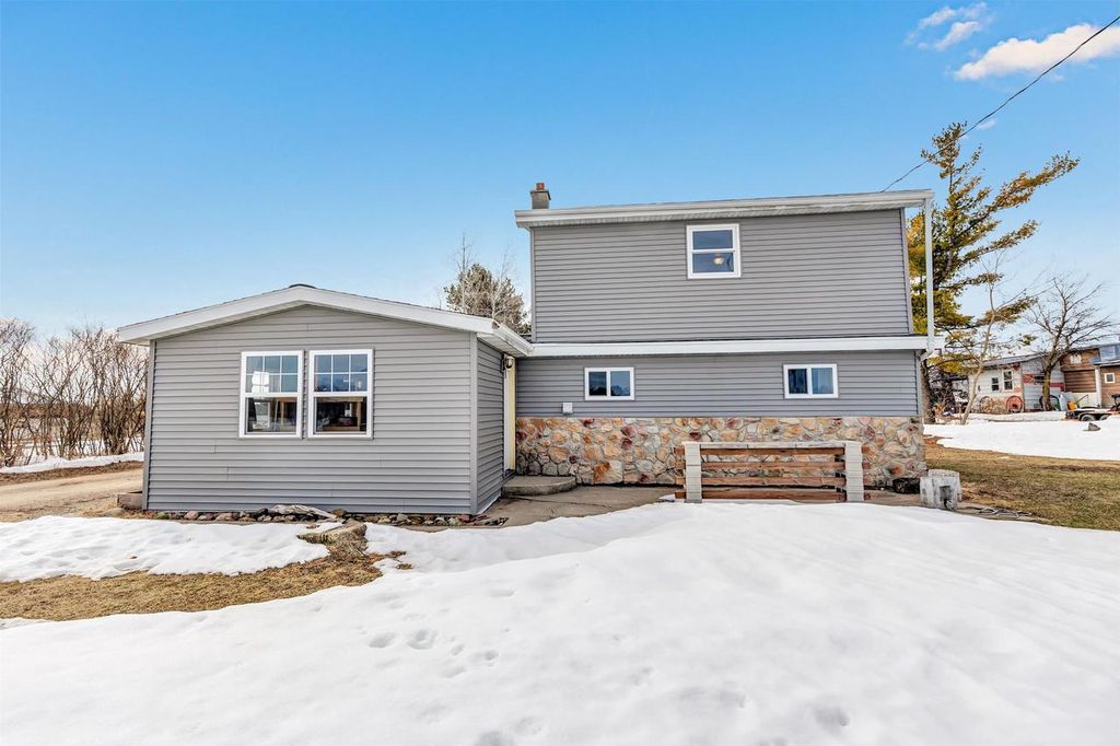 Photo of 10931 Gillett Town Hall ROAD, Gillett, WI 54124 (MLS # 50324444)