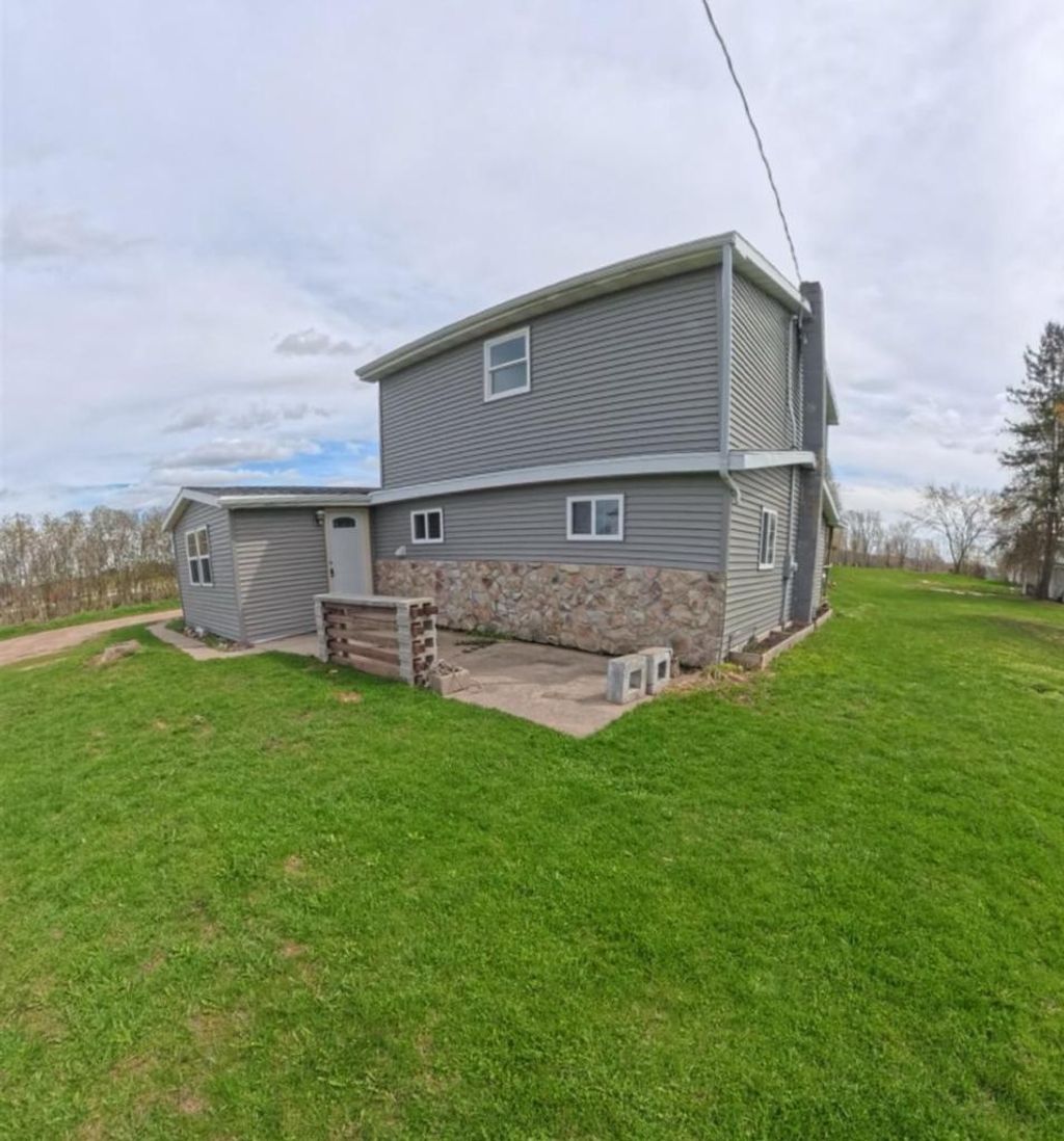 Photo of 10931 Gillett Town Hall ROAD, Gillett, WI 54124 (MLS # 50324444)