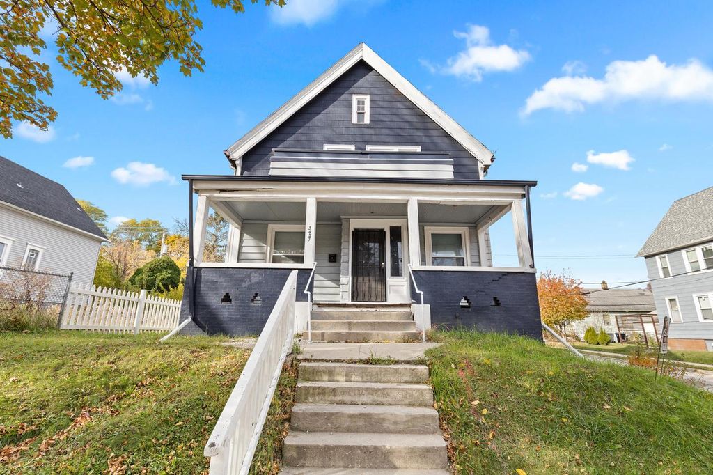Photo of 3437 N 2nd STREET, Milwaukee, WI 53212 (MLS # 1942250)