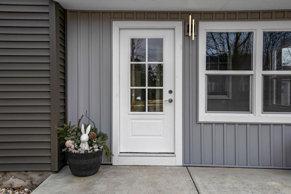 Photo of 732 7th STREET, Prairie Du Sac, WI 53578 (MLS # 2018389)