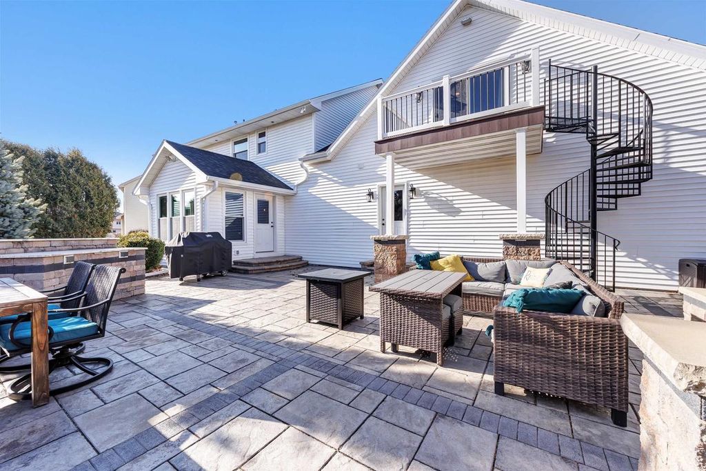 Photo of 2011 Whistling Swan CIRCLE, De Pere, WI 54151 (MLS # 50322647)