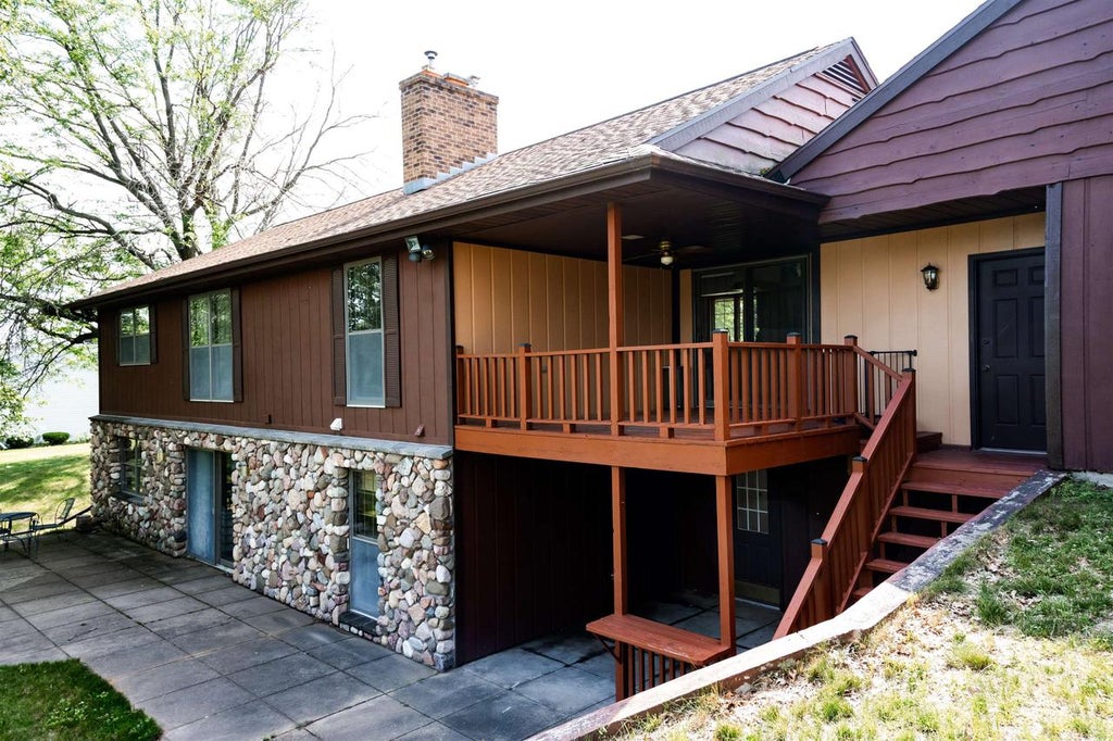 Photo of N5640 Fairway DRIVE, New London, WI 54961 (MLS # 50332382)