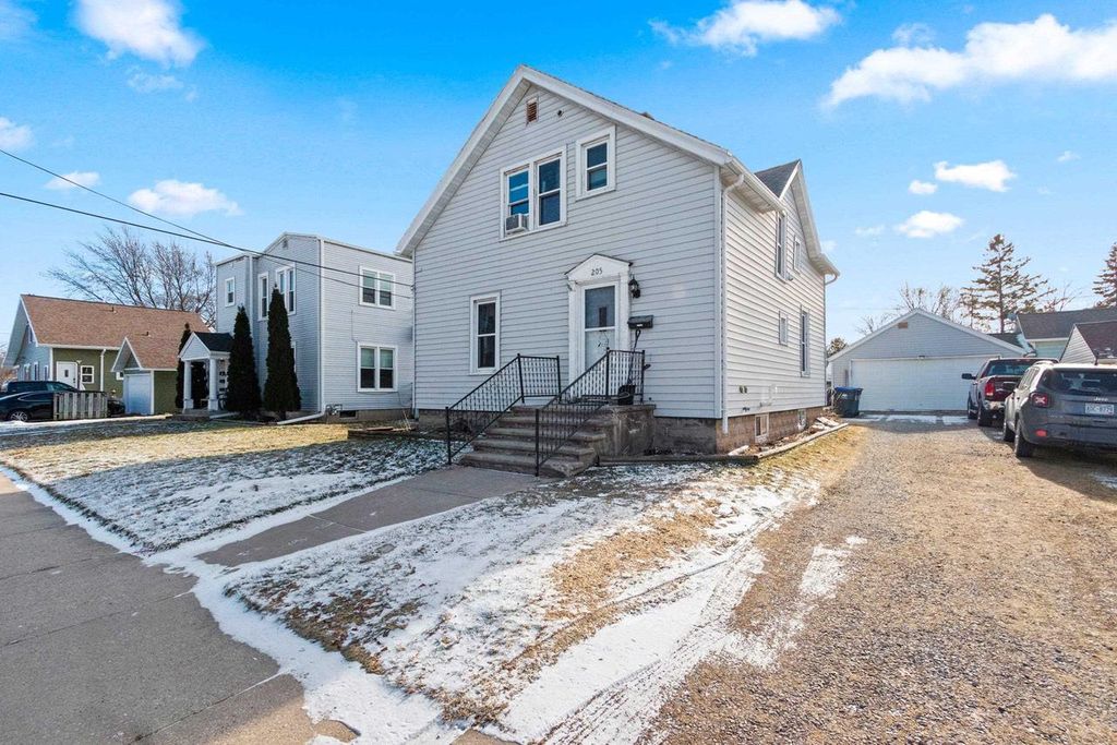 Photo of 205 Division STREET, Neenah, WI 54956 (MLS # 50320111)