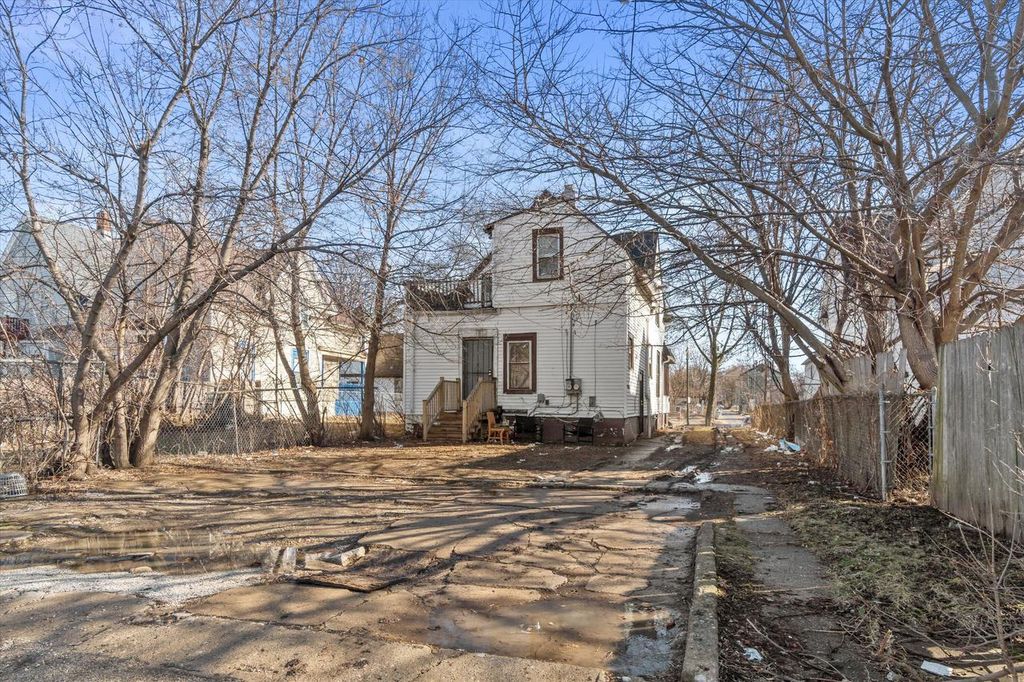 Photo of 2765 N 26th STREET #2765A, Milwaukee, WI 53206 (MLS # 1951099)