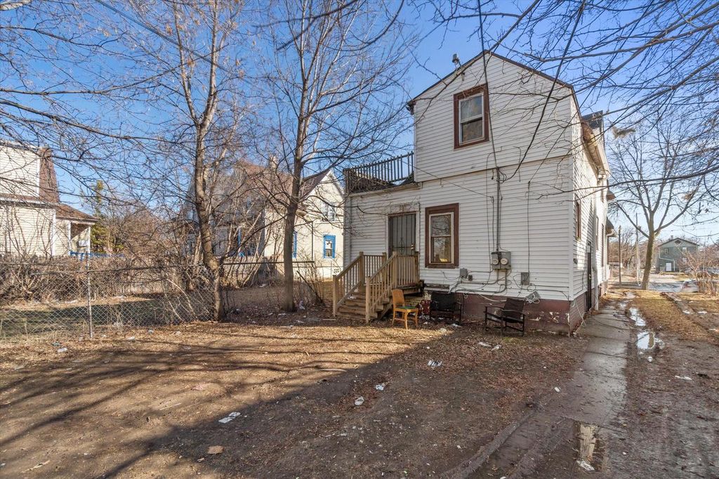 Photo of 2765 N 26th STREET #2765A, Milwaukee, WI 53206 (MLS # 1951099)