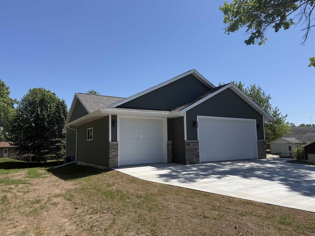 Photo of 940 S Prospect STREET, Shawano, WI 54166 (MLS # 50326449)